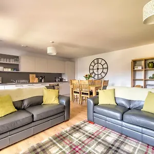 charming-2br-flat-near-leith-by-guestready.edinburghhotelsuk.org/