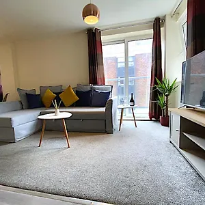 Stylish Two Bed With Secure Parking Southampton